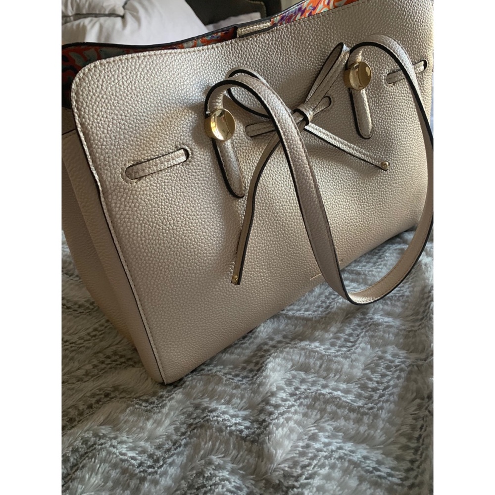 Hand bag